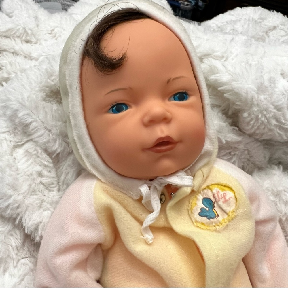 RARE 1979 Mattel Love ‘n Touch Bare Bottom Baby Boy Yellow outfit.